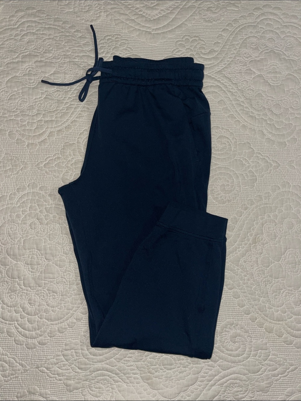 Lululemon mid rise joggers